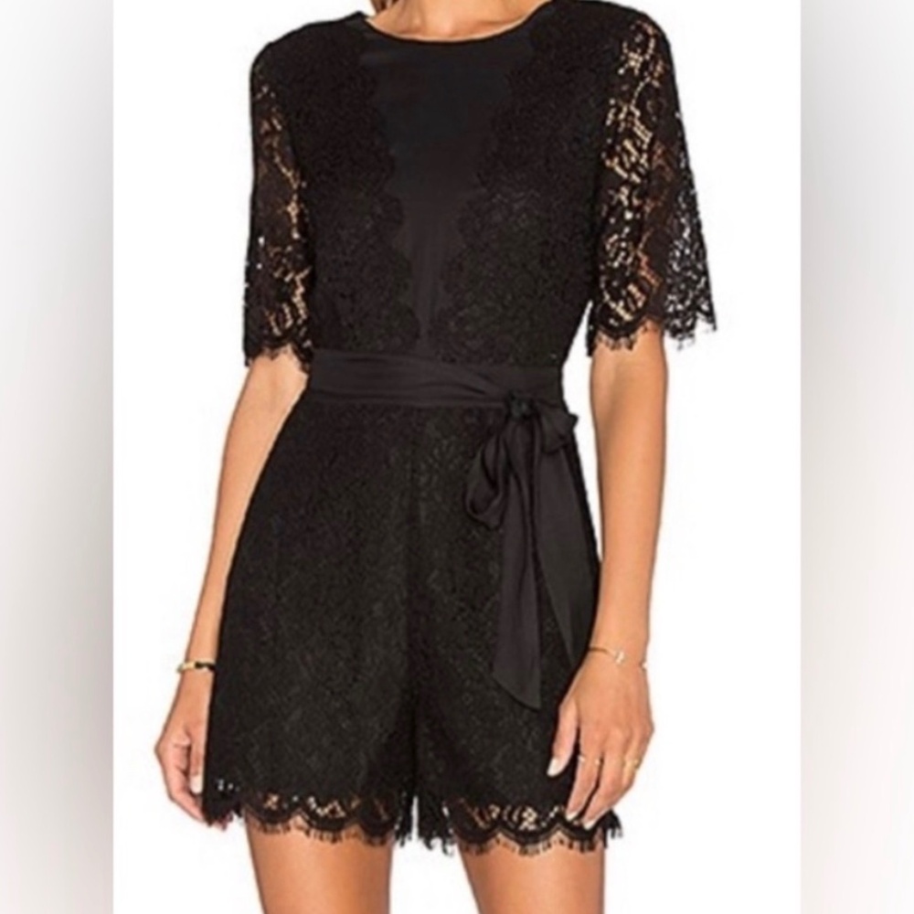 Rachel Zoe Bennie Elegant Lace Short Sleeve Lined Short Romper Black‎ Size 0
